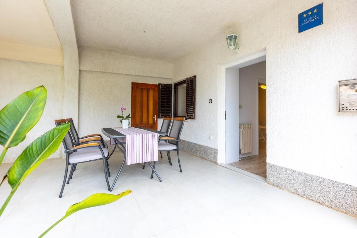 Apartment Anton Пунат Экстерьер фото
